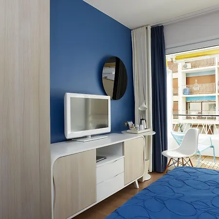 Victoria Hotel 4*